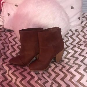 NWOT So ankle booties